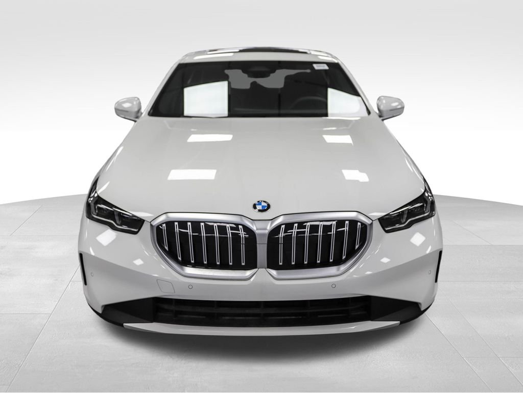 2025 BMW 5 Series 530i - Photo 8
