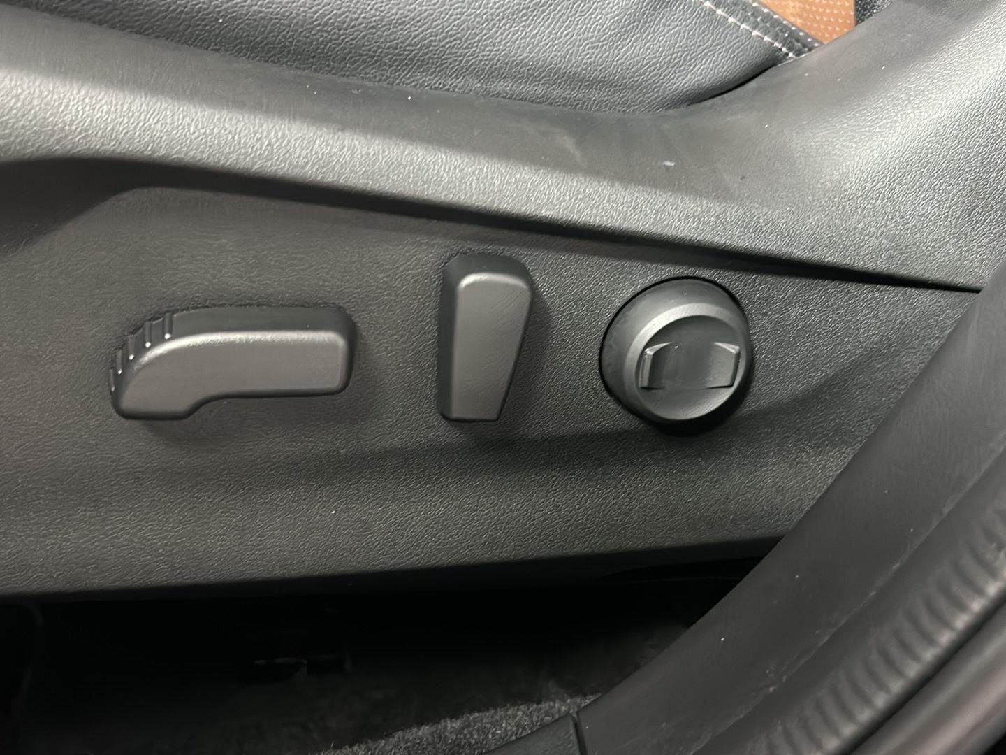 Used 2023 Crystal Black Silica Subaru Touring image 16