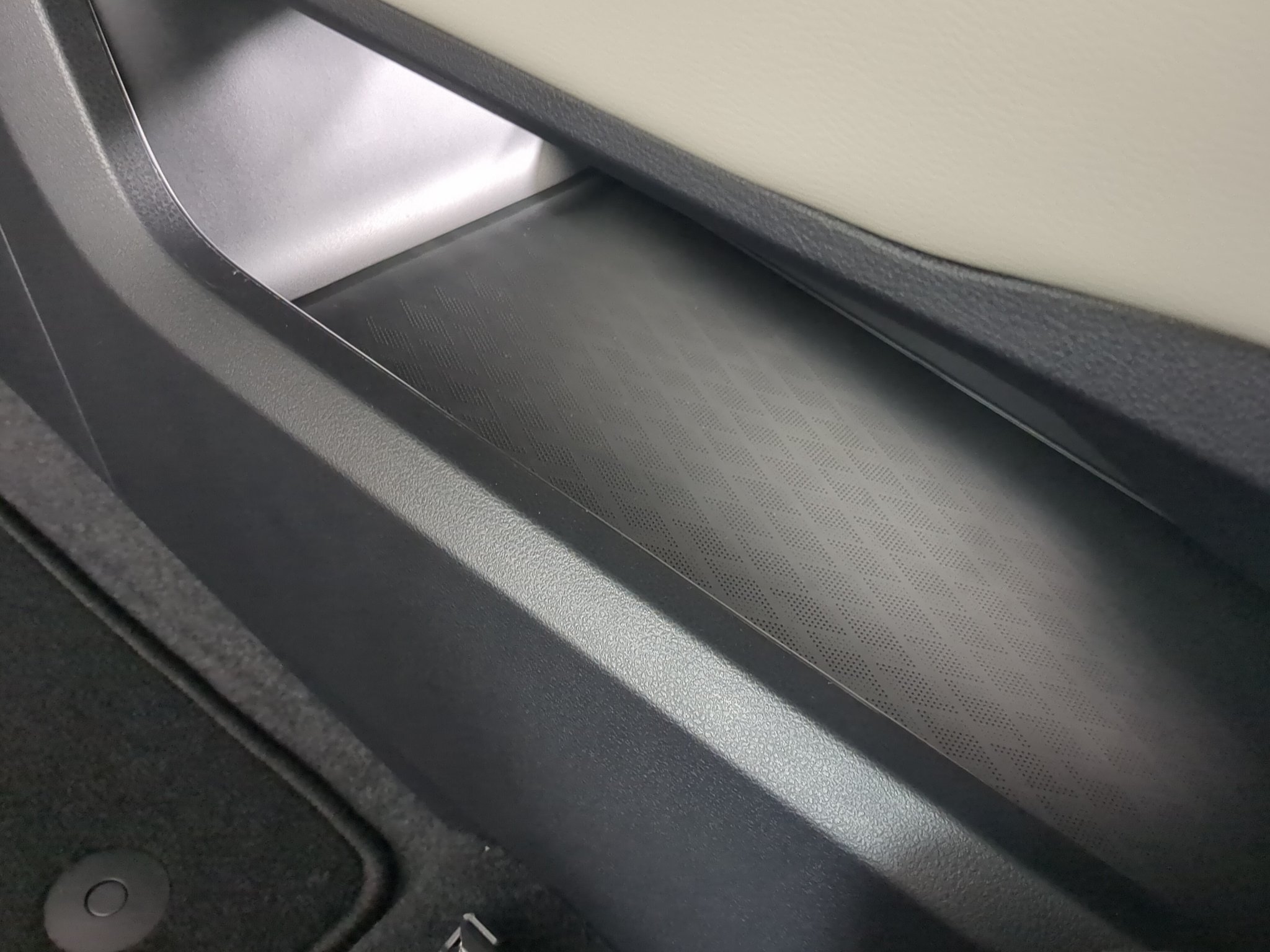 New 2027 Everest White Pearl TriCoat Nissan Platinum image 30