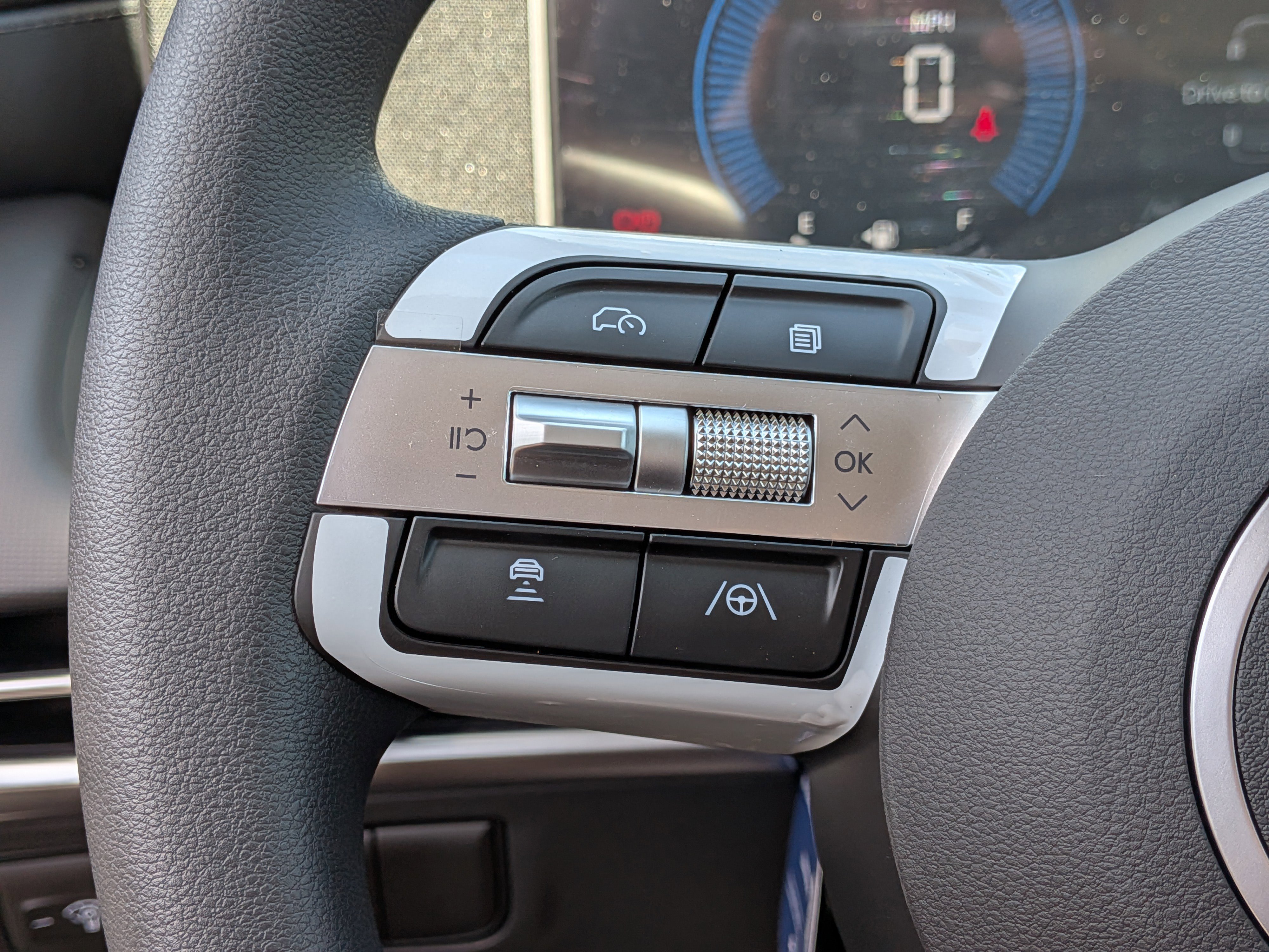 New 2026 Shimmering Silver Hyundai SEL Plus FWD image 54