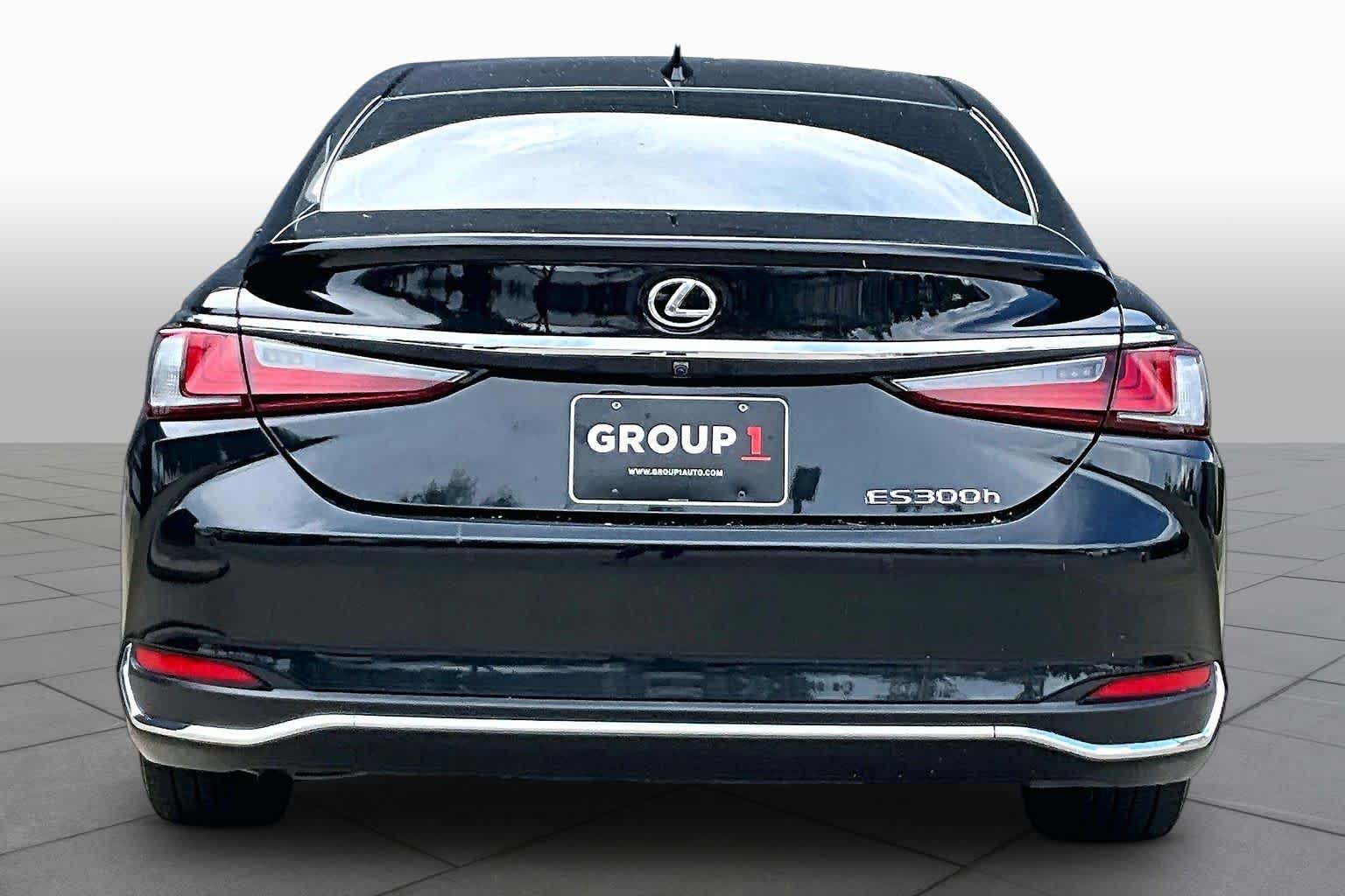 Pre-Owned 2023 Lexus ES 300h