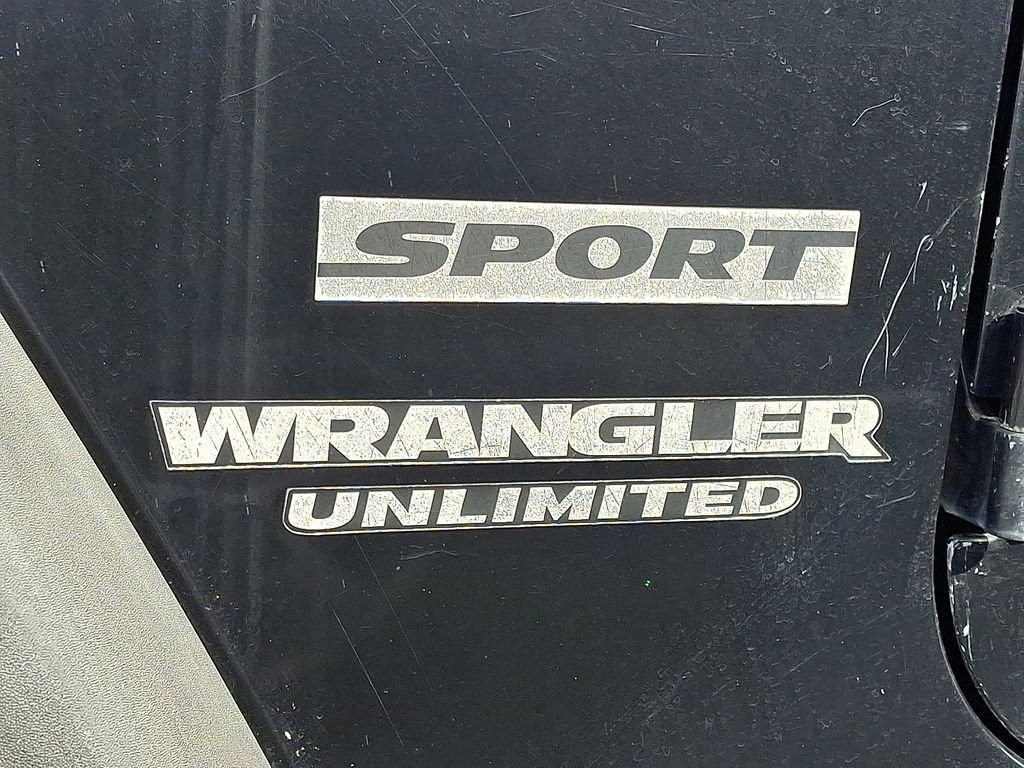 Used 2015 Black Jeep Unlimited Sport image 9