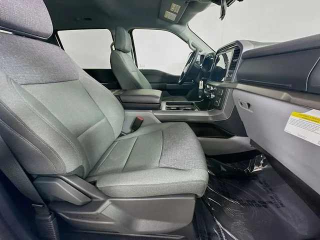 New 2026 Oxford White Ford XLT image 25