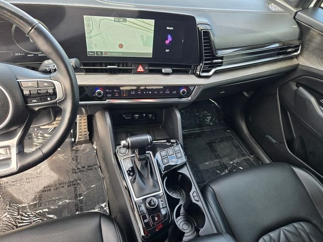 Used 2023 White Kia X-Pro Prestige image 17