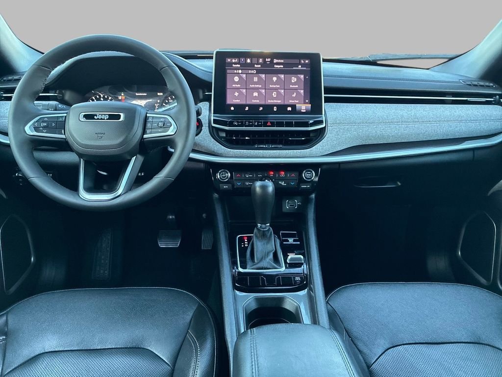 Used 2023 Gray Jeep Latitude Lux image 18