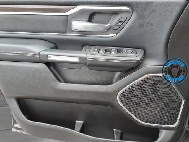 Used 2025  Ram Laramie image 16