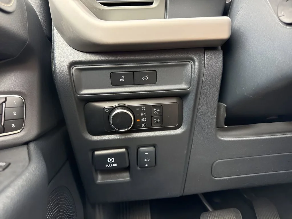 Used 2024 Black Ford XLT image 27