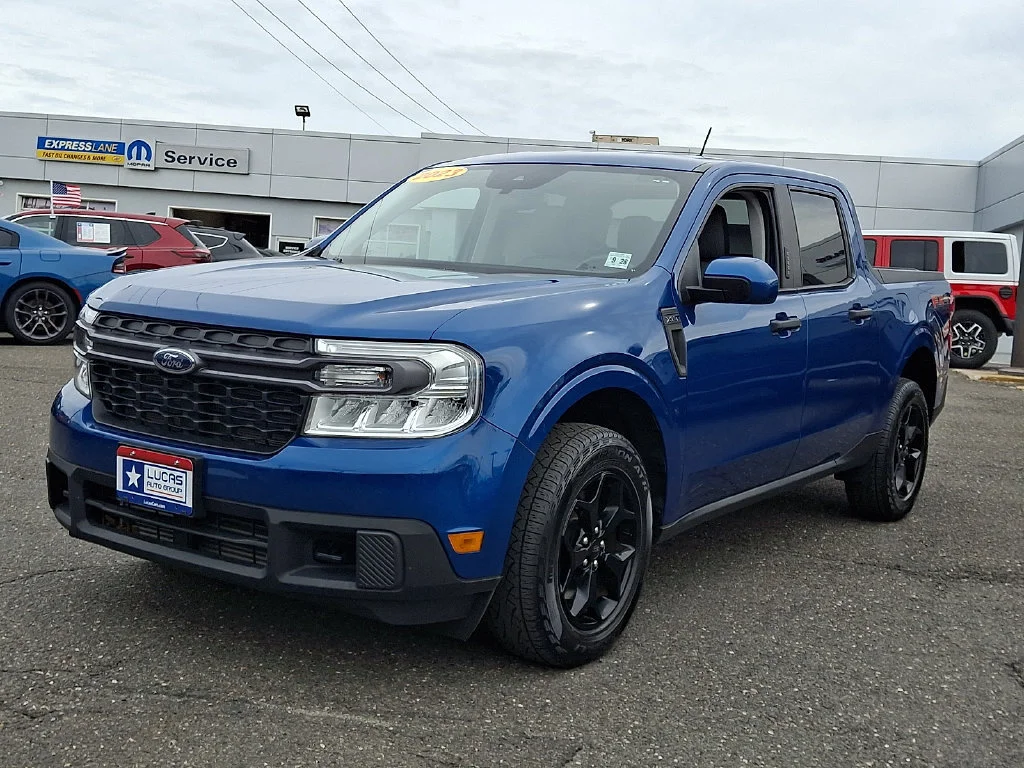 Used 2023 Atlas Blue Metallic Ford XLT image 5