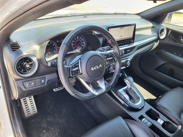 Used 2023 White Kia GT image 8