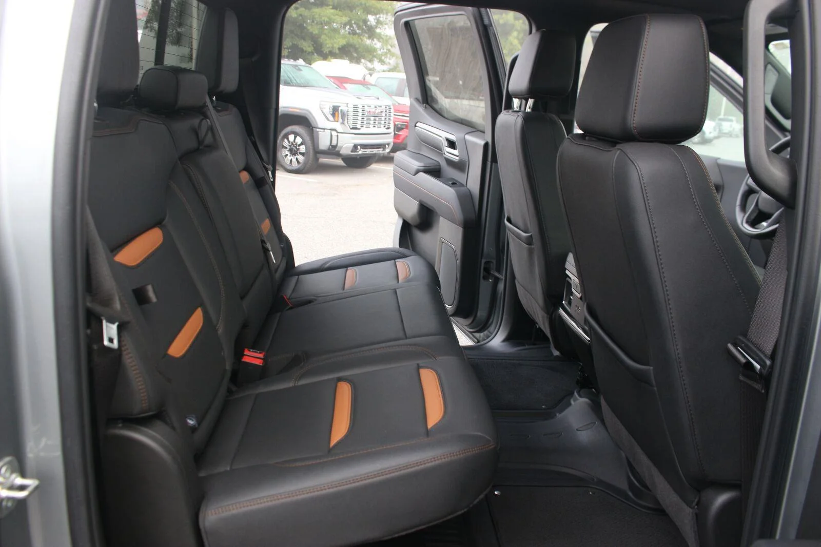 Used 2025 Sterling Metallic GMC AT4 image 39