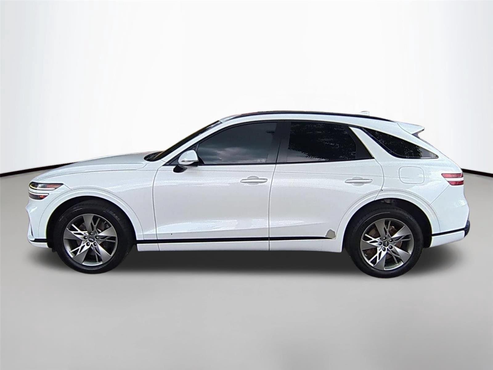 Used 2022 Uyuni White Genesis 3.5T Sport image 2
