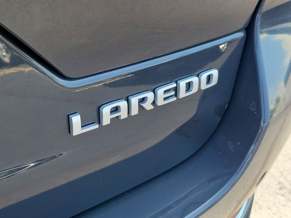 New 2026 Baltic Gray Metallic Clear-Coat Exterior Paint Jeep Laredo X image 8