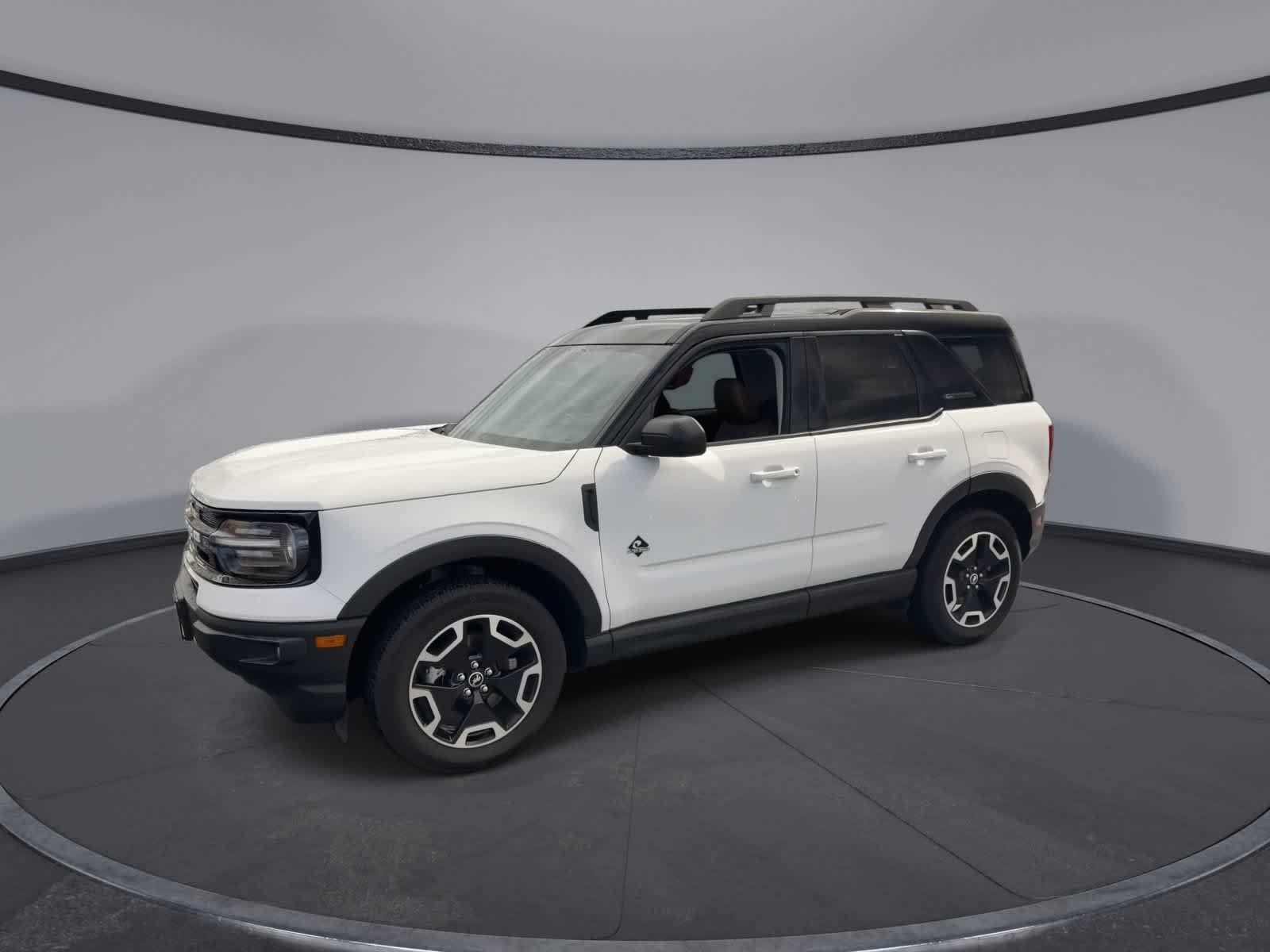 Certified Used 2024 Oxford White Clearcoat Ford Outer Banks image 4