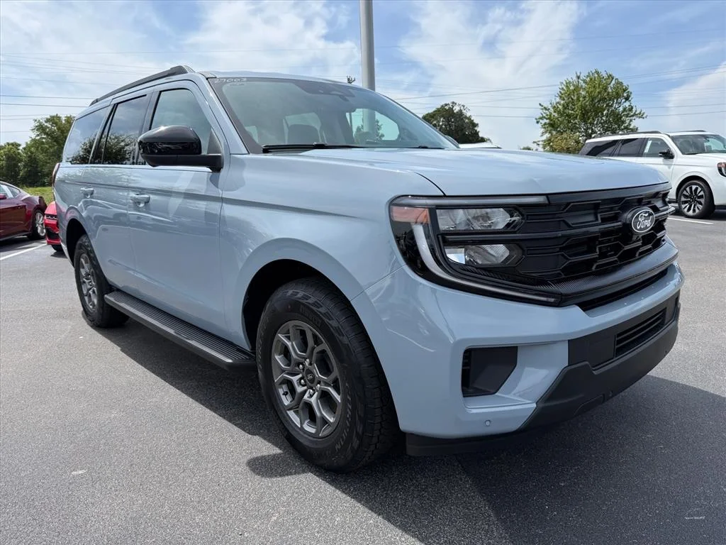 New 2027 Glacier Gray Metallic Tri-Coat Ford Active image 3