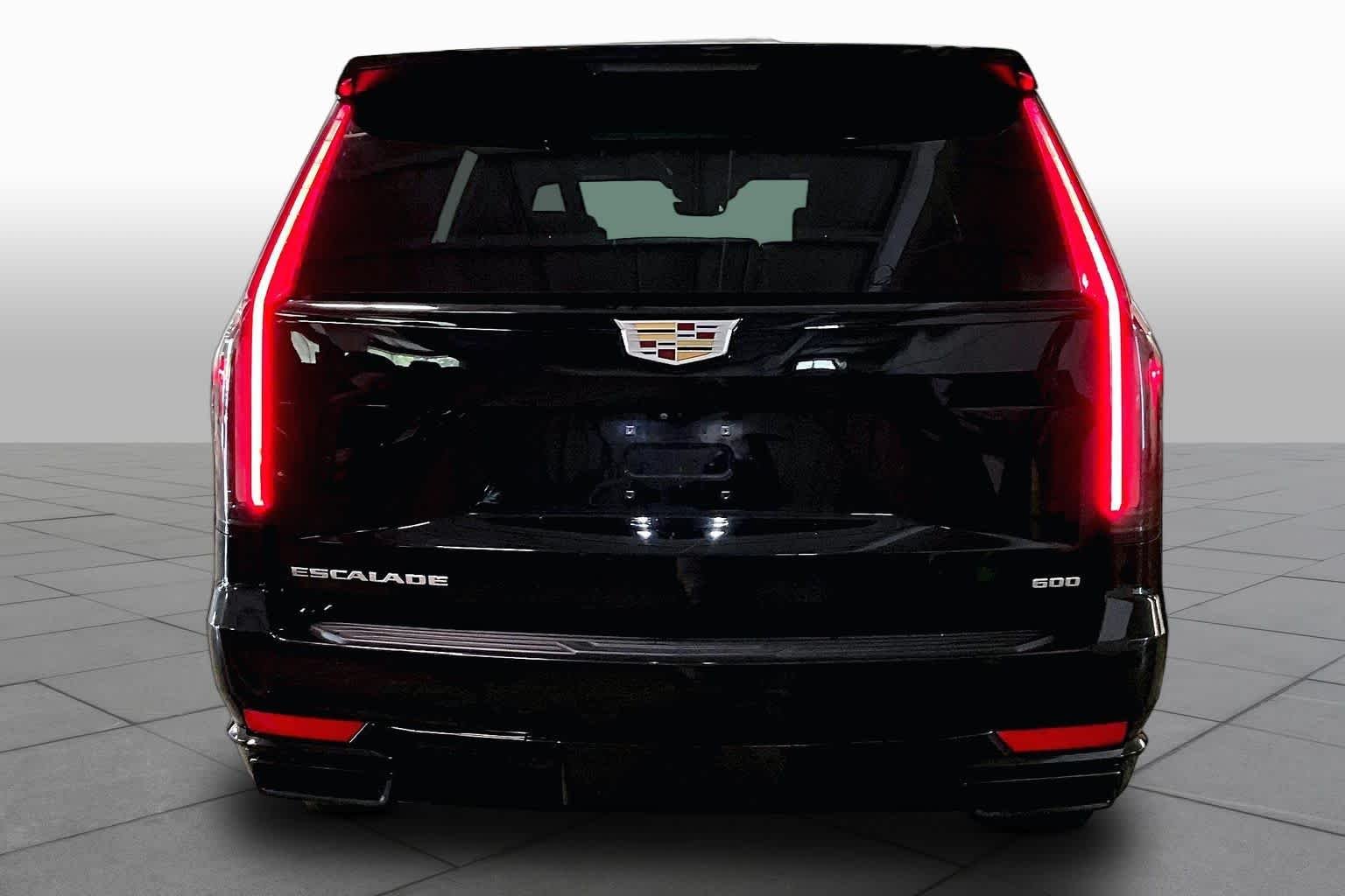 Used 2022 Black Raven Cadillac Sport Platinum image 5