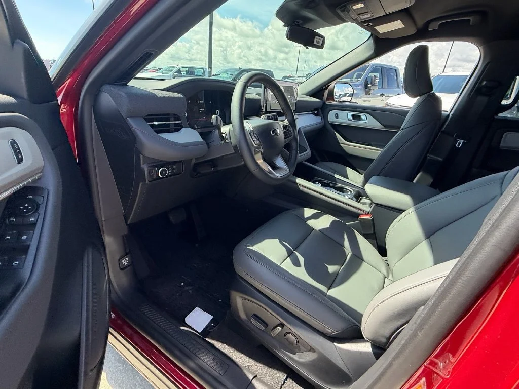 New 2027 Ruby Red Metallic Tinted Clearcoat Ford Active image 11