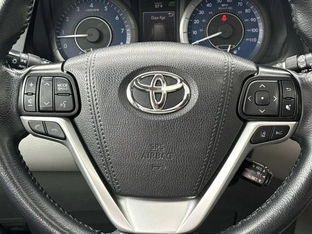 Used 2020 Gray Toyota XLE image 17