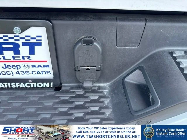 New 2026 Bright White Clear-Coat Exterior Paint RAM Big Horn/Lone Star image 18