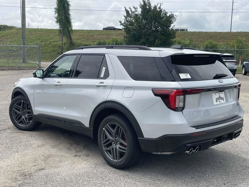 New 2026 Space White Metallic Ford ST image 5