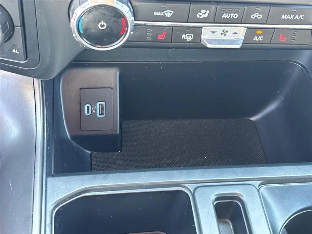 Used 2024 Black Ford XLT image 35