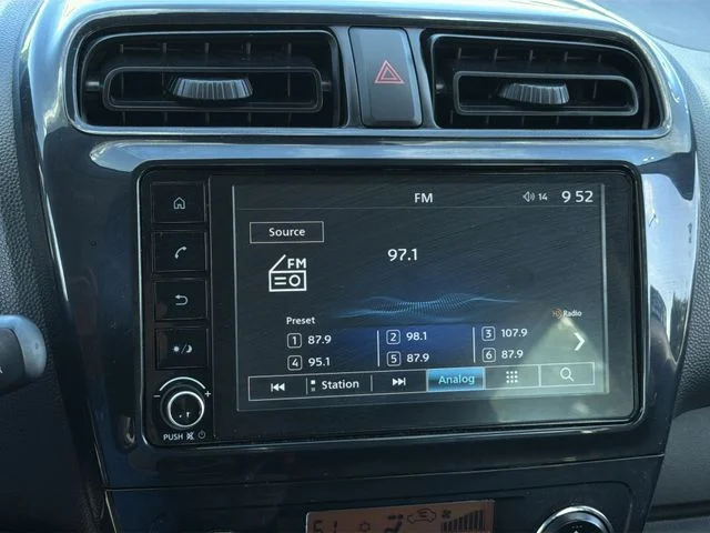 Used 2024  Mitsubishi ES image 21