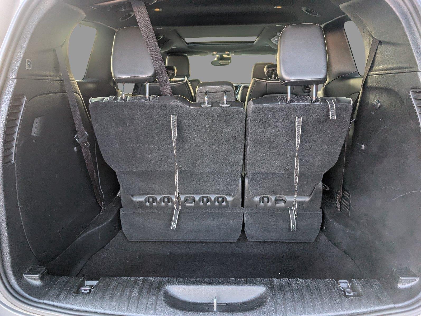 Used 2025 Ceramic Gray Clearcoat Chrysler Limited image 5