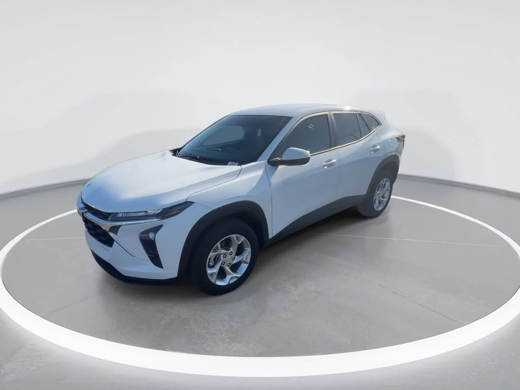 Used 2025 White Chevrolet LS image 4