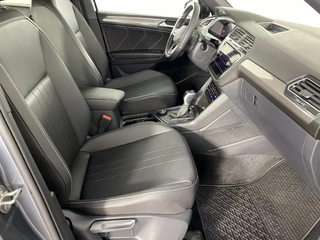 Used 2023 Platinum Gray Metallic Volkswagen 2.0T SE R-Line Black image 11