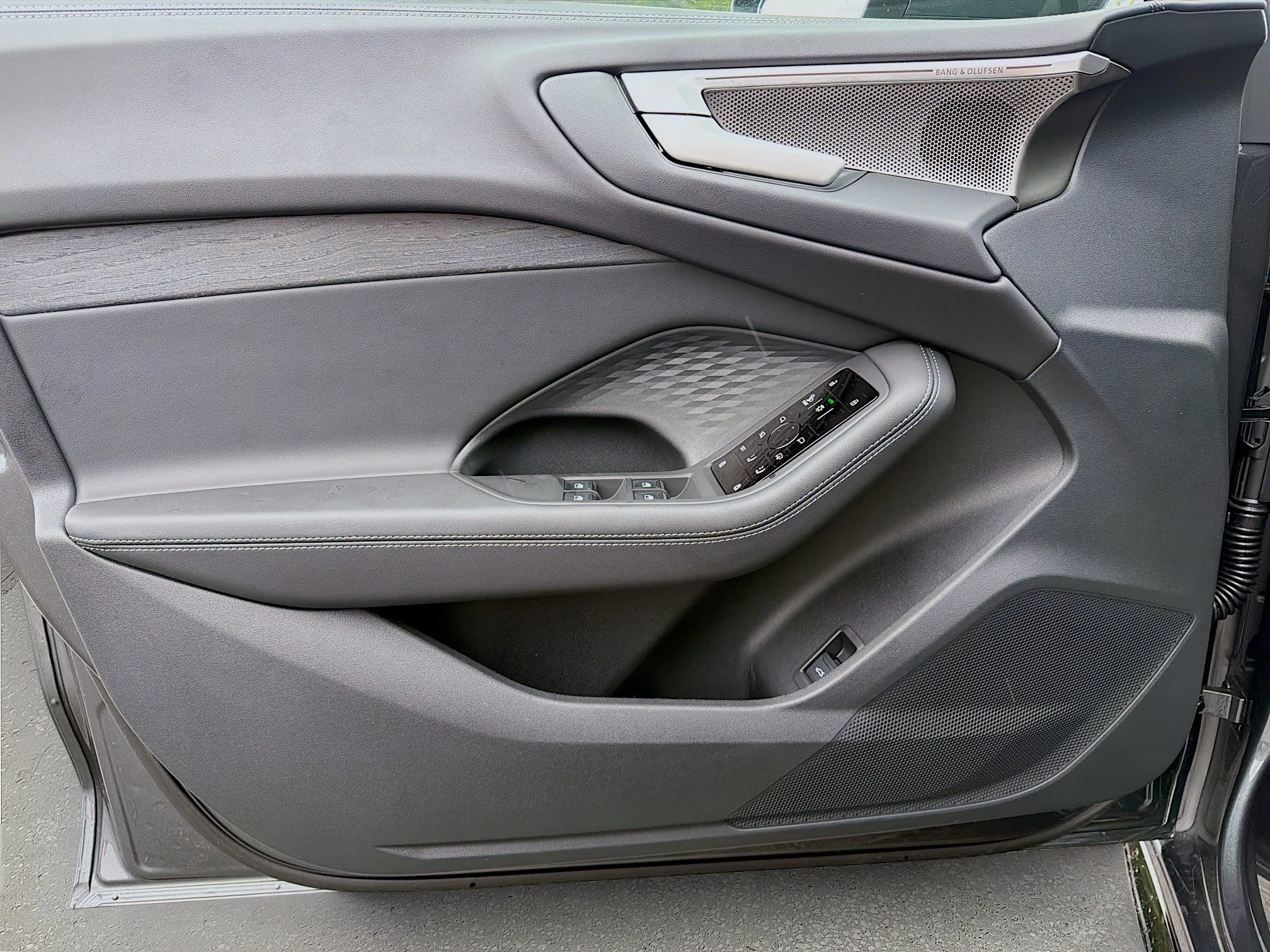 New 2026 Daytona Gray Pearl Effect Audi Premium Plus image 21
