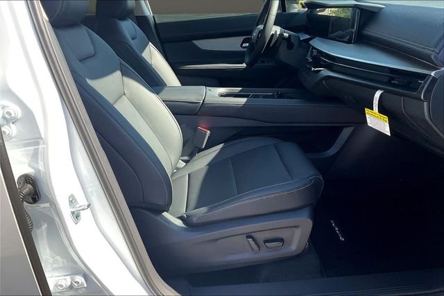 New 2026 Everest White Pearl TriCoat Nissan SL image 10