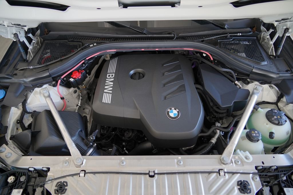 New 2026 Mineral White Metallic BMW 30 xDrive image 31