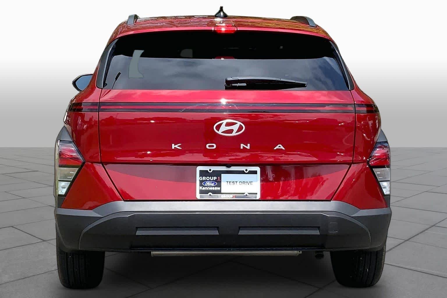 Used 2025 Ultimate Red Metallic Hyundai SEL Convenience image 5