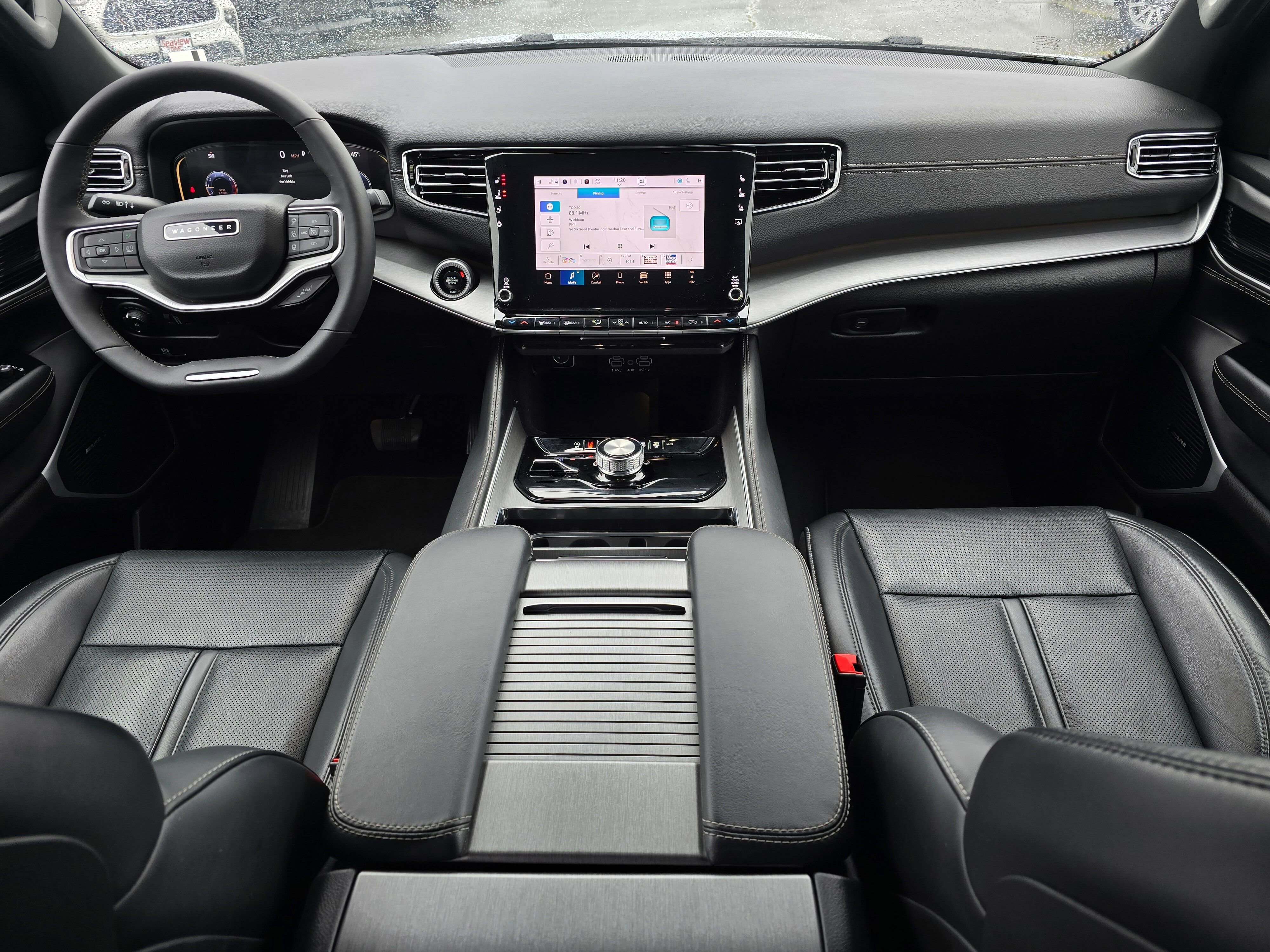 Used 2025  Jeep NA image 19