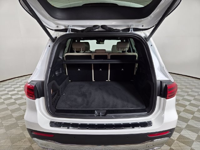 Used 2026 White Mercedes-Benz GLB 250 image 11