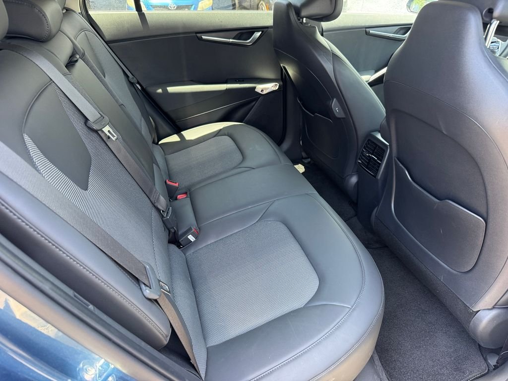Used 2024 Blue Kia Wind image 17