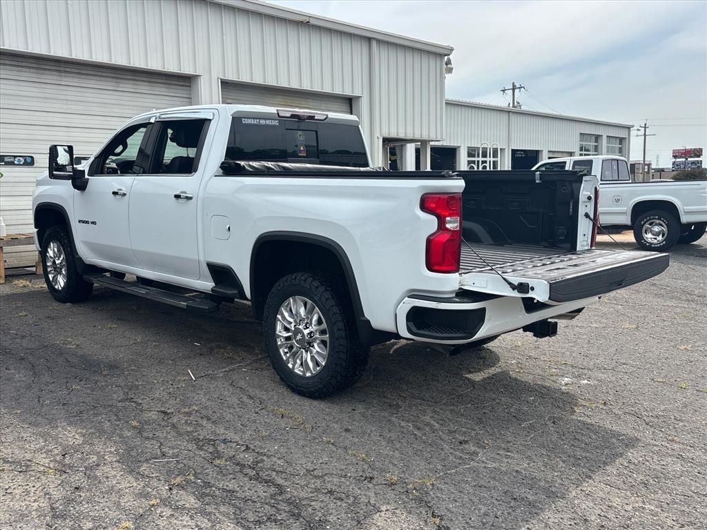 Used 2020 White Chevrolet High Country image 8