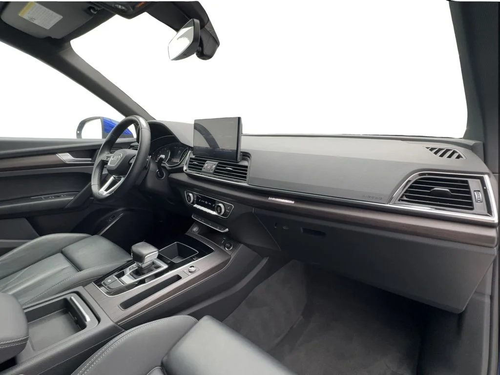 Used 2022 Blue Audi  image 32