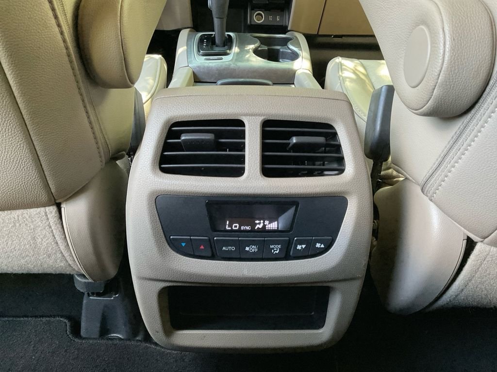 Used 2017 White Honda EX-L image 24