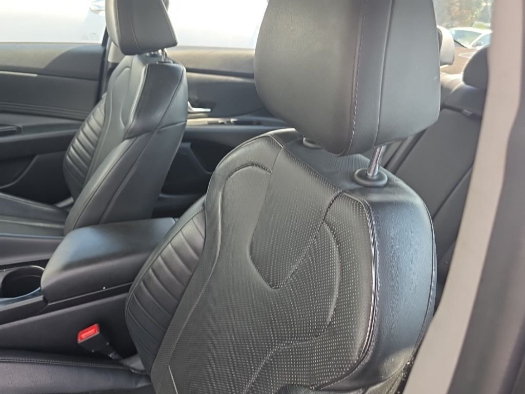 Used 2022 Blue Hyundai Limited image 3