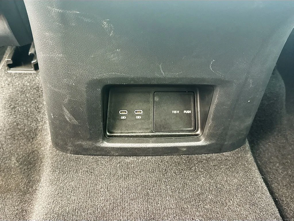 Used 2025  Volkswagen 2.0T SEL image 28
