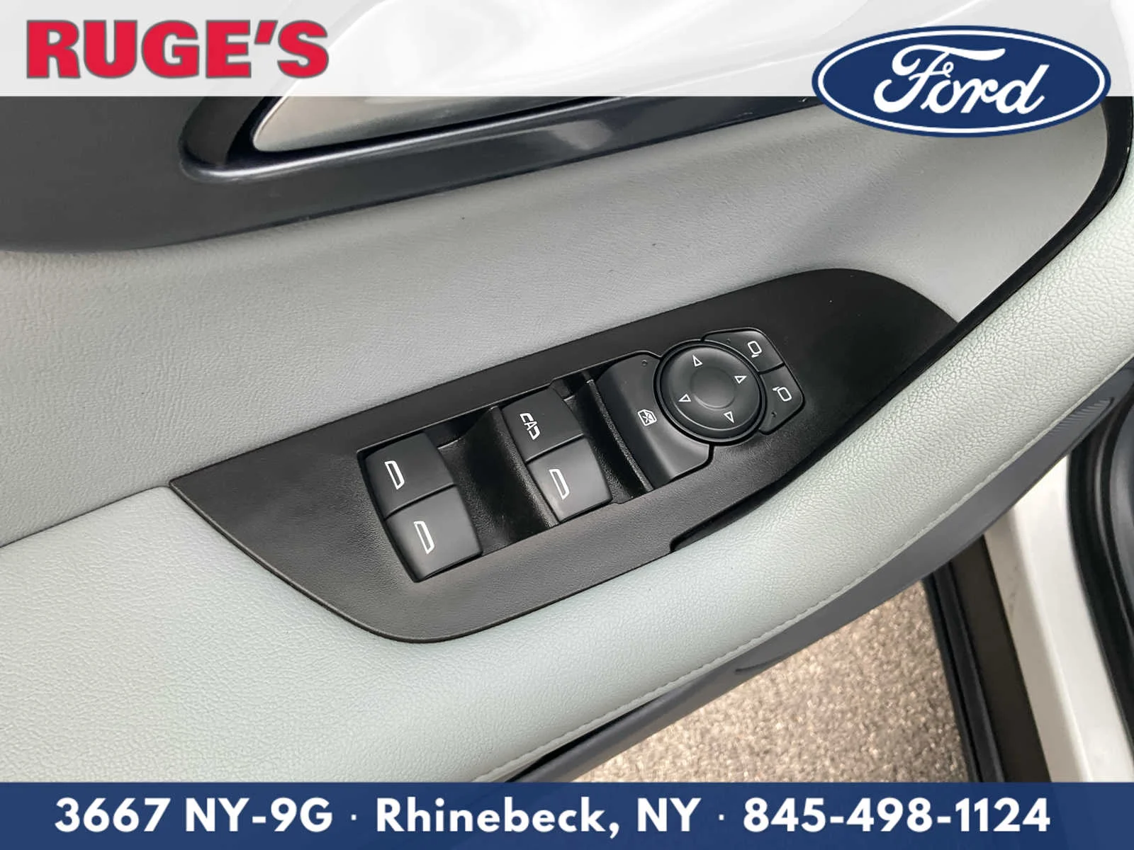Used 2022 Silver Ice Metallic Chevrolet LT image 18
