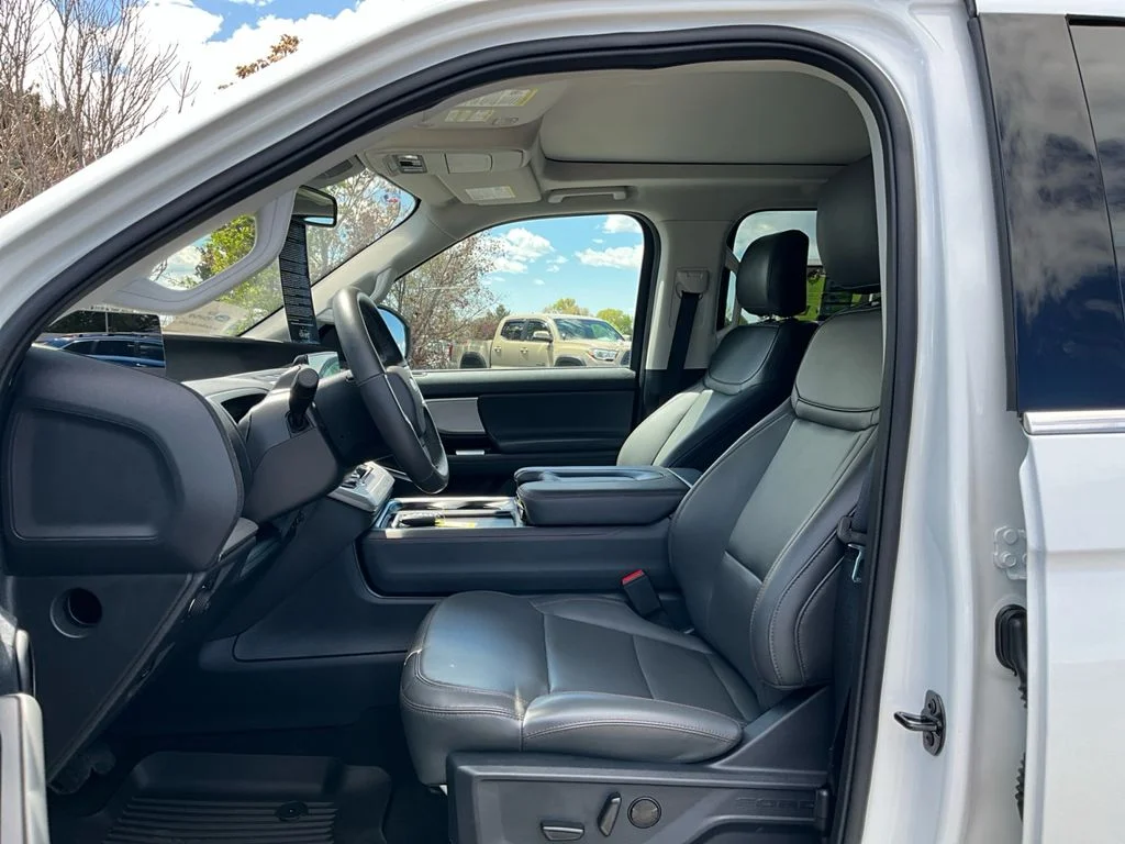 Certified Used 2025 Star White Metallic Tri-Coat Ford Active image 15