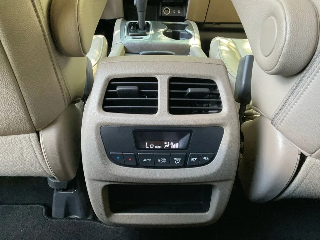 Used 2017 White Honda EX-L image 24