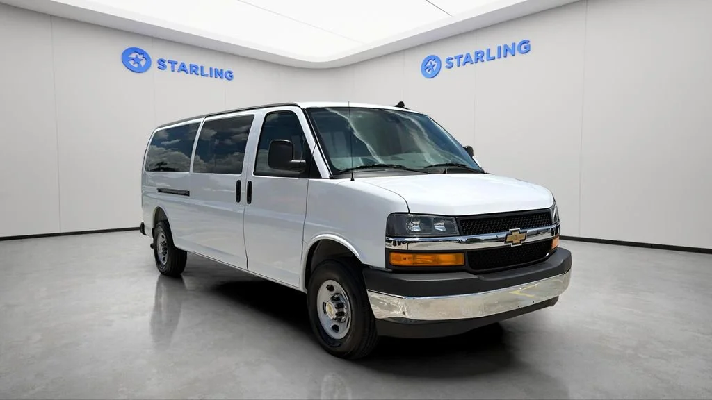Used 2025 Summit White Chevrolet 1LT image 13