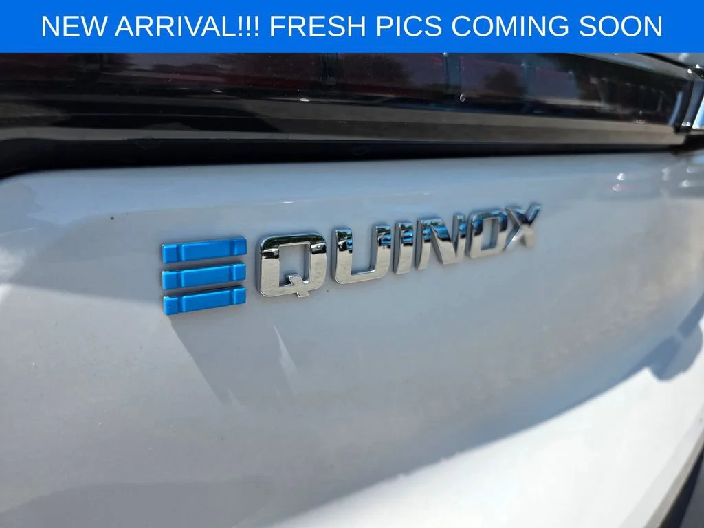 Used 2025 Summit White Chevrolet LT image 15