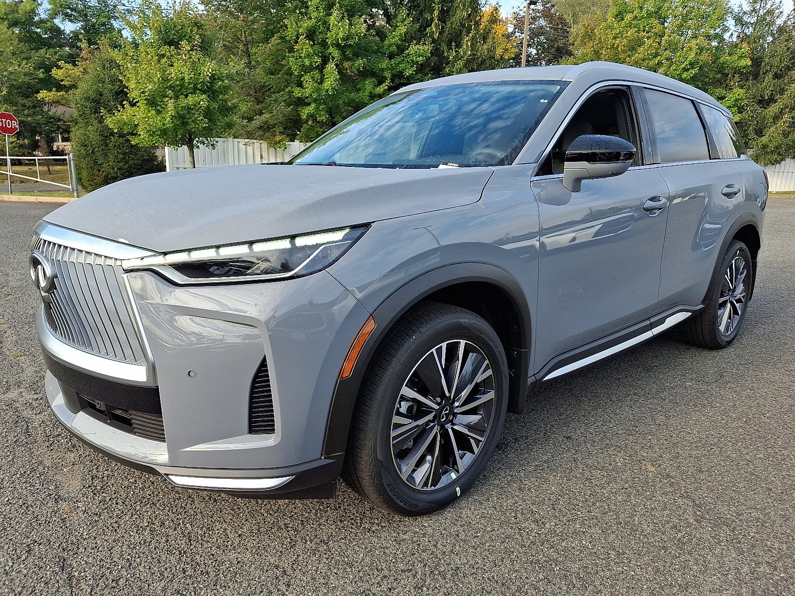 2026 Infiniti QX60 Luxe AWD photo 2