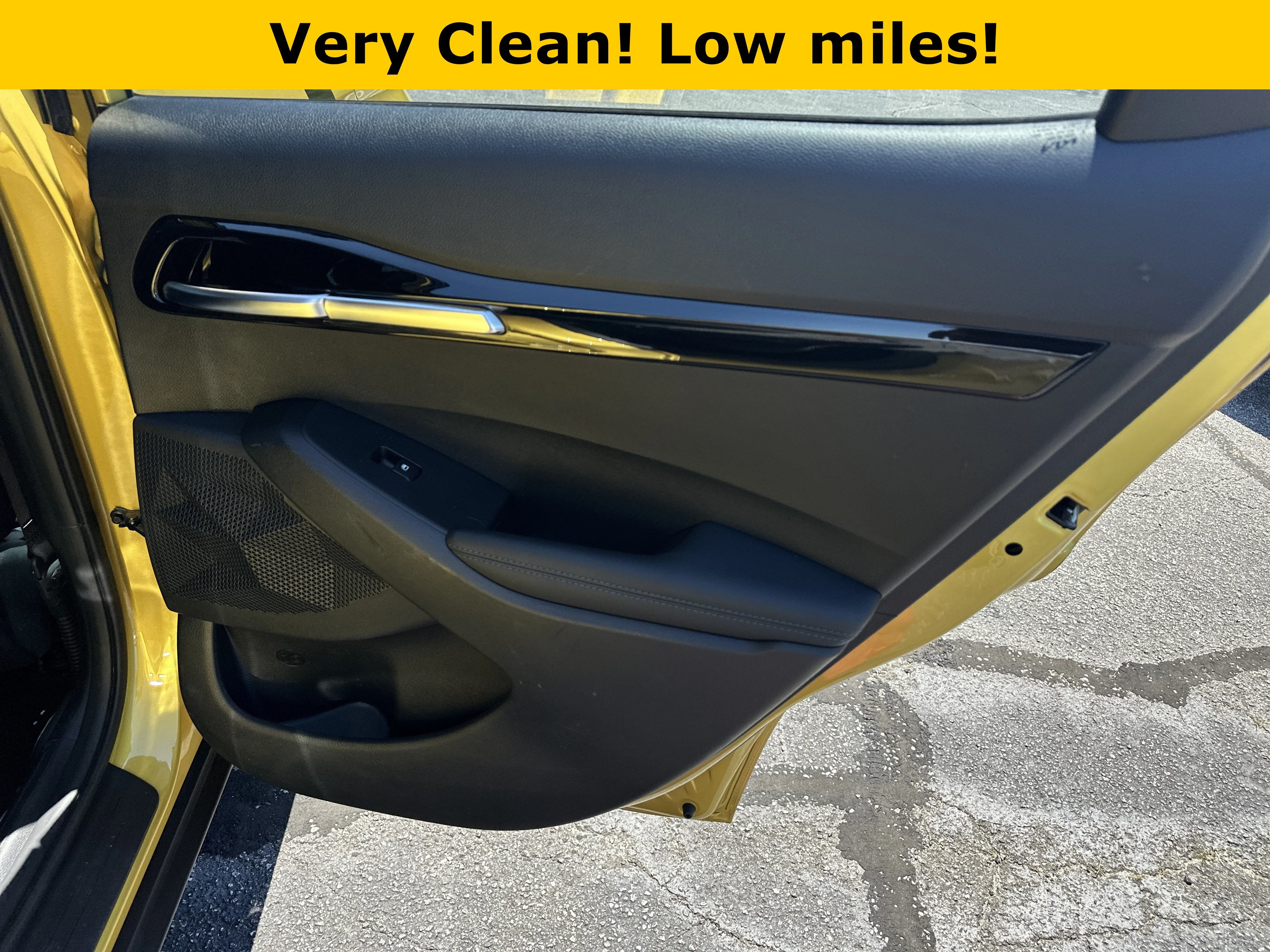 Used 2023 Starbright Yellow/Black Roof Kia Nightfall image 18