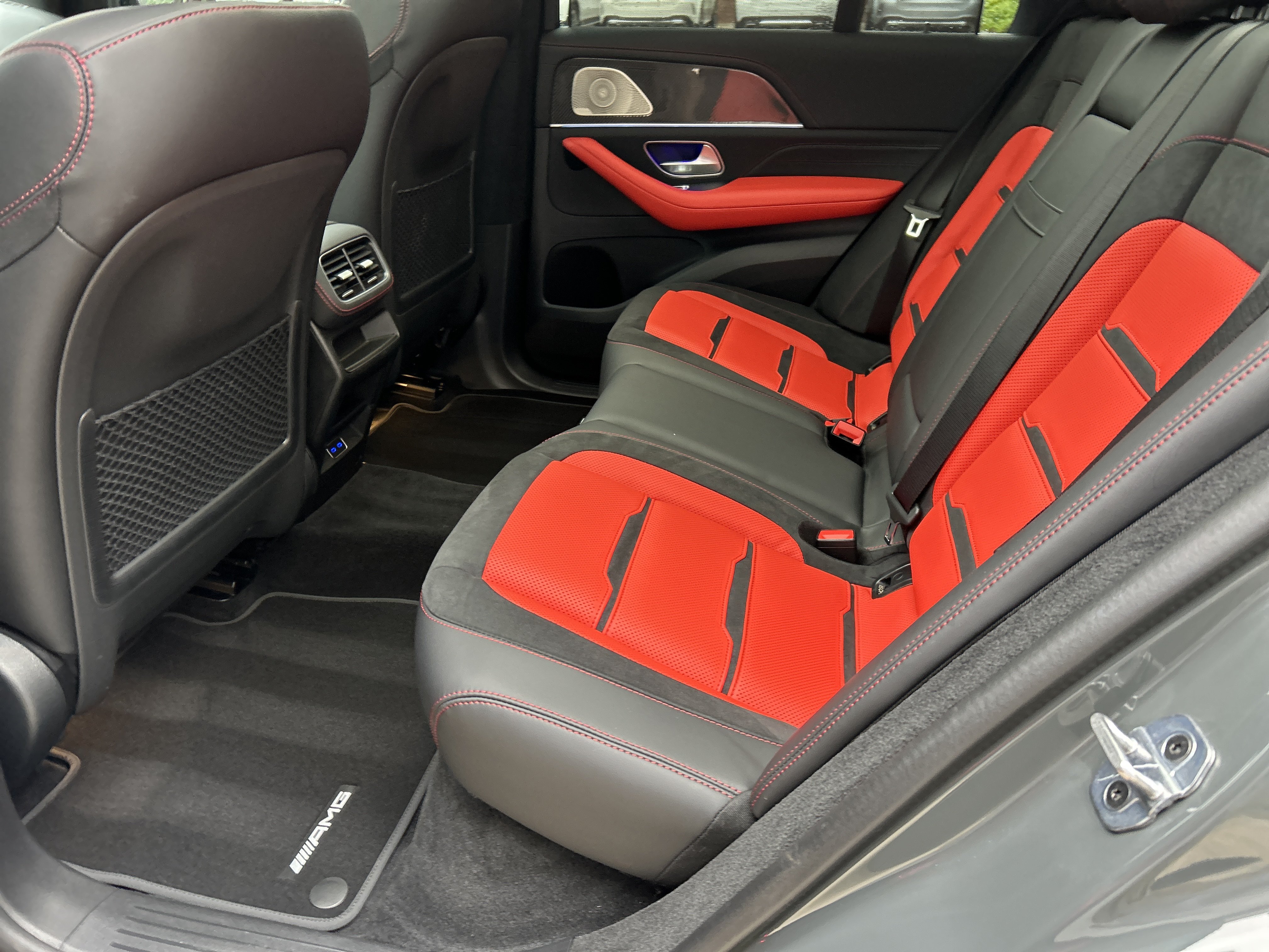 Certified Used 2026 MANUFAKTUR Silicon Grey Mercedes-Benz AMG® GLE 63 S 4MATIC®+ SUV image 40