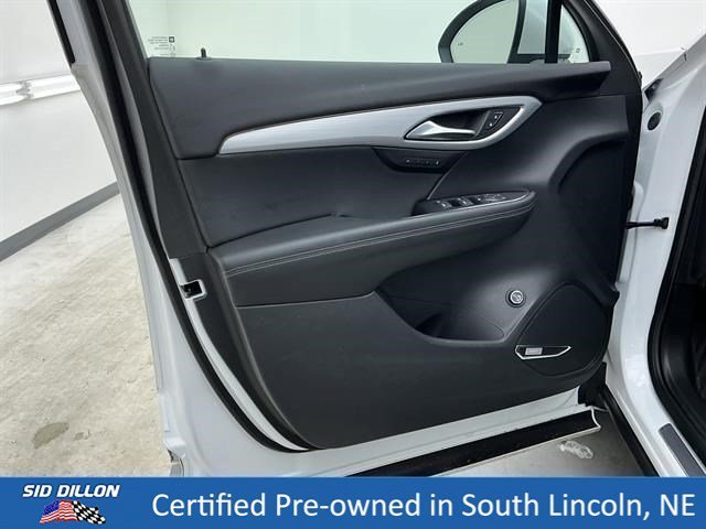 Used 2025 White Frost Tricoat Buick Avenir image 15
