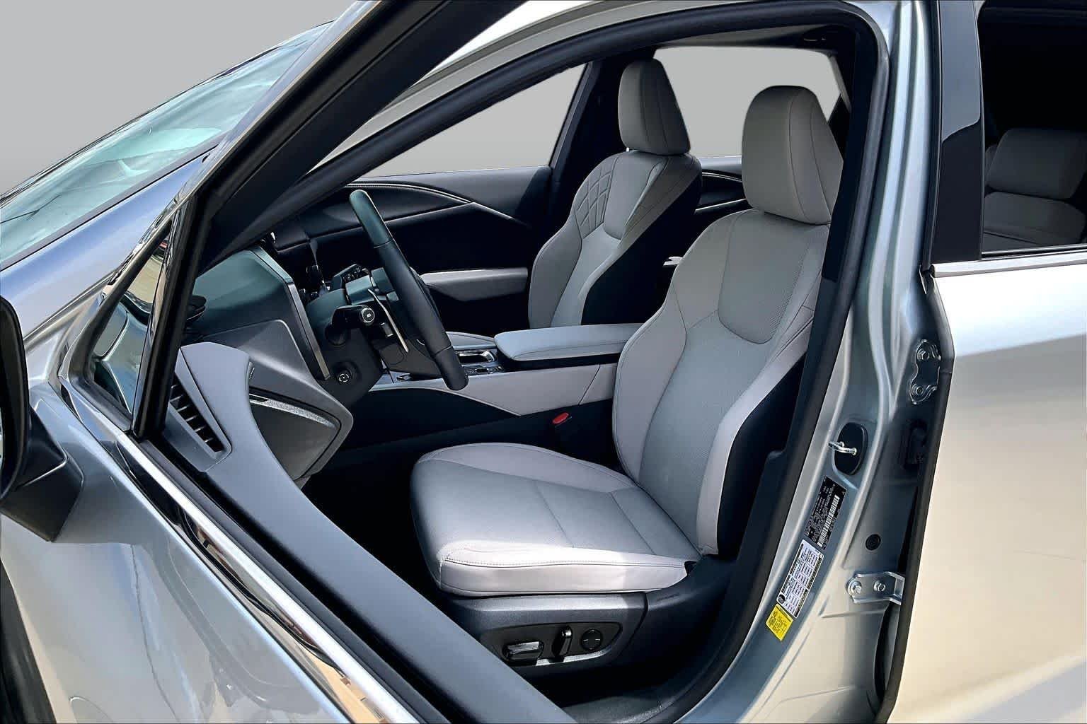 Used 2023 Iridium Lexus Premium image 8